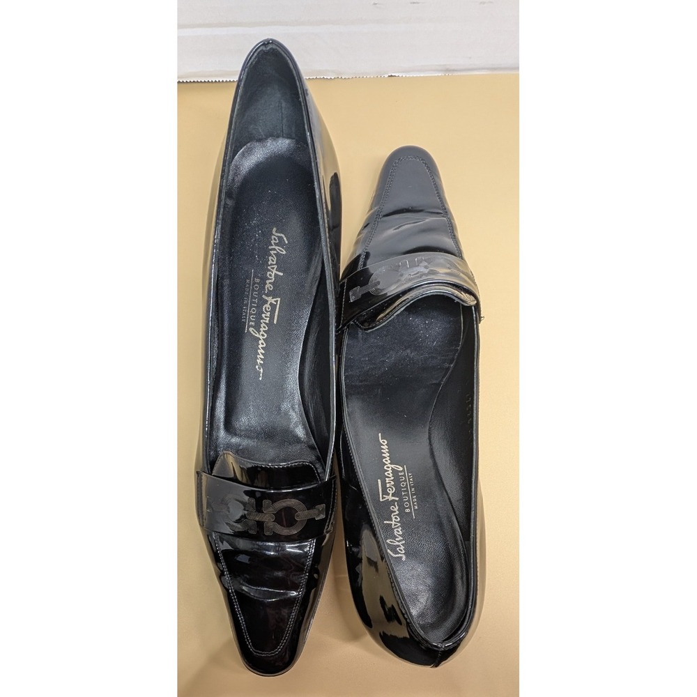 Salvatore Ferragamo Women DL 27626 Gancini Patent Kitten Heel Pump Size 9.5 A - Picture 11 of 13